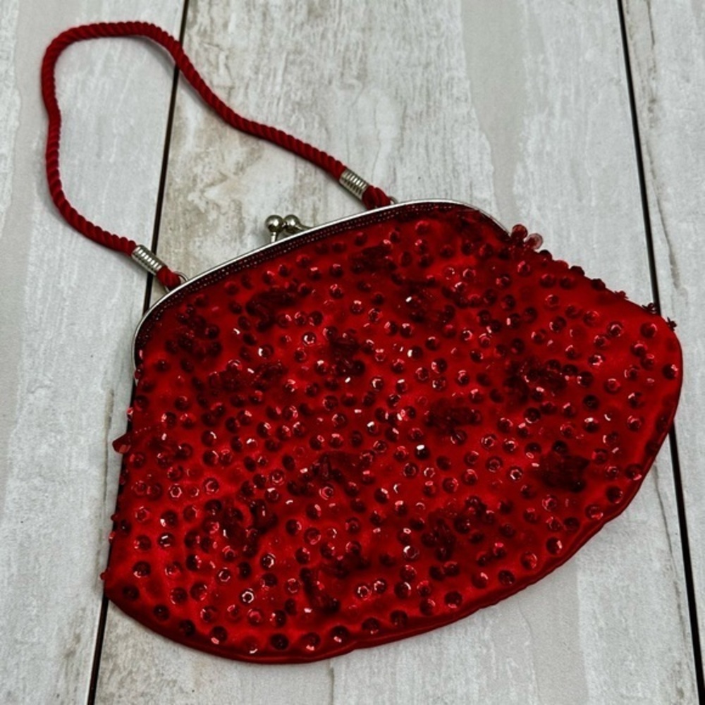 Merry Christmas Holiday Party Red Beaded Kiss-lock Satin Clutch Sparkle Shimmer